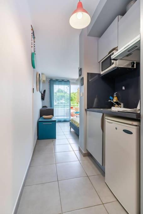 Flamboyant - Studio 2 Personnes Avec Lit De Qualite Hoteliere Separable Pour Couple Ou Amis Avec Tres Belle Terrasse A 12 Min A Pied Ou 4 Min En Voiture Du Lagon De L'Ermitage - St Gilles Les Bains La Saline Le Bains Bagian luar foto